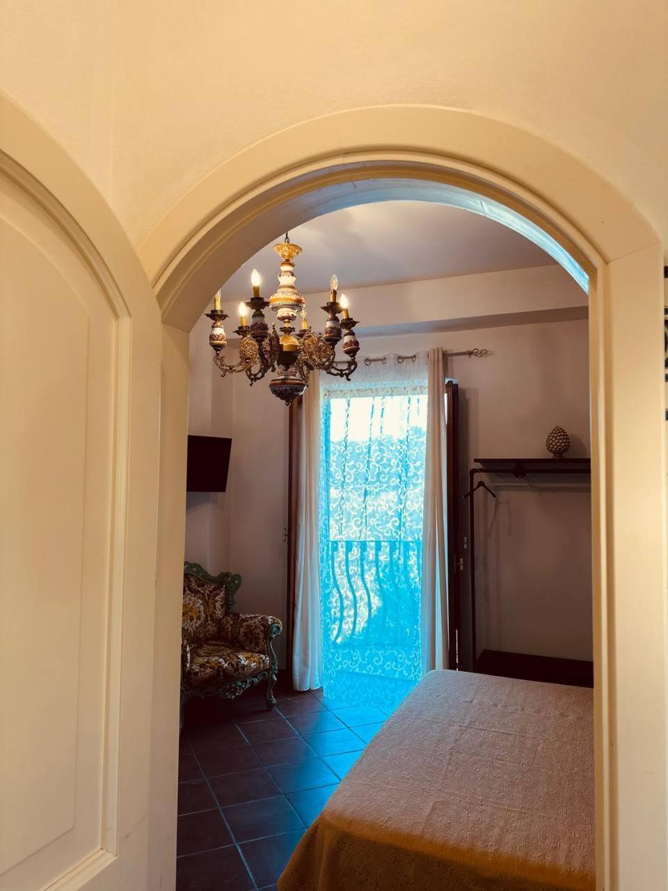 Villa Tiche Чефалу Экстерьер фото